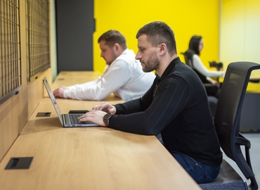 Офіс вулиця Нижньоключова 14 02000 Київ