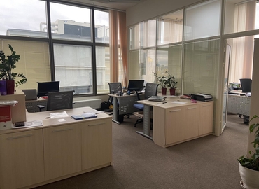 Бізнес-центр вулиця Богдана Хмельницького 19-21 01030 Шевченківський район