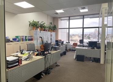 Бізнес-центр вулиця Богдана Хмельницького 19-21 01030 Шевченківський район