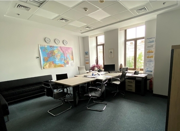 Бізнес-центр вулиця Богдана Хмельницького 19-21 01030 Шевченківський район