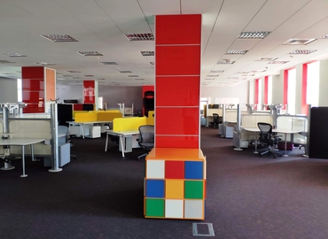 Бізнес-центр вулиця Новокостянтинівська 18 02000 Київ