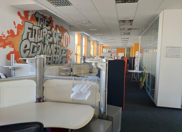 Бізнес-центр вулиця Новокостянтинівська 18 02000 Київ