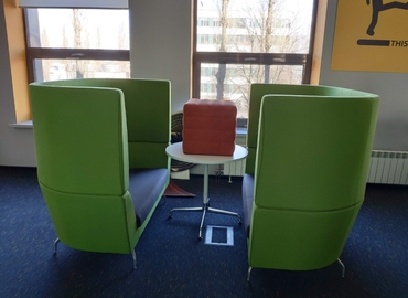 Бізнес-центр вулиця Новокостянтинівська 18 02000 Київ