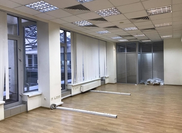 Бізнес-центр вулиця Іллінська 8 02000 Київ