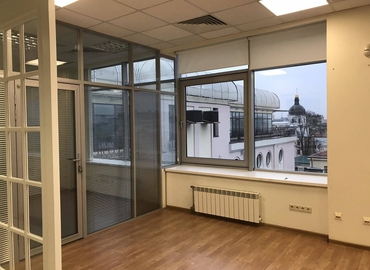 Бізнес-центр вулиця Іллінська 8 02000 Київ