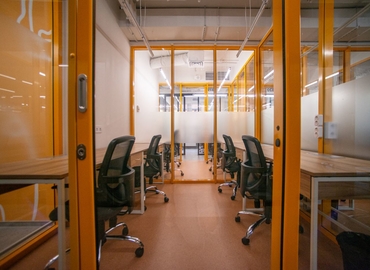 Бізнес-центр вулиця Боричів Тік 35В 04070 Київ