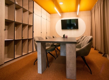 Бізнес-центр вулиця Боричів Тік 35В 04070 Київ