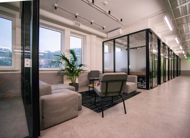 Бізнес-центр вулиця Боричів Тік 35В 04070 Київ