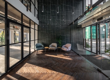 Бізнес-центр вулиця Амурська 6 02000 Київ