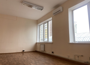 24 m² Commercial office available to rent in Святошинський район, вулиця Академіка Кримського 4А, 03142 - 3 | MatchOffice.com