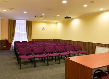 Конференц-зал вулиця Троїцька 12А 49000 Дніпро