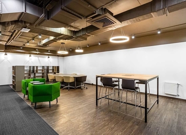 Бізнес-центр 28 Verhniy Val str.,Podil Heritage Cntr 04071 Подільський район