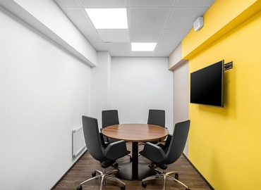 Коворкінг 28 Verhniy Val str.,Podil Heritage Cntr 04071 Подільський район