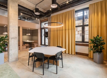 Коворкінг 120 Shevchenko Street 79039 Львів