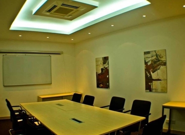 100 m² Convention center in Kampala, Course View Towers (%[postal_code]) - 1 | MatchOffice