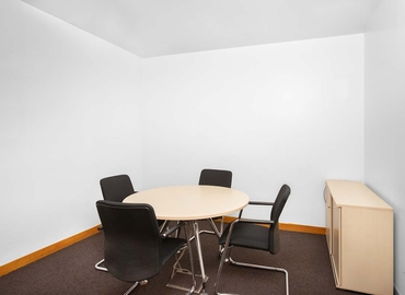 10 m² Business space in Kampala, Course View Towers (%[postal_code]) - 6 | MatchOffice.com