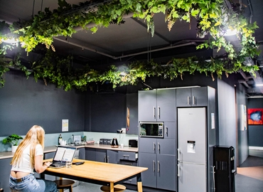 300 m² Co-working  in Cape Town, 76 Regent Rd (8060) - 7 | MatchOffice.com