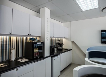 100 m² Meeting room in East London, Stewart Drive 14 (5241) - 6 | MatchOffice