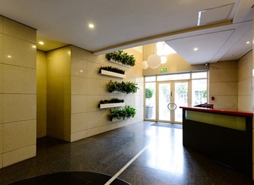 100 m² Convention center in Johannesburg, Jan Smuts avenue and Summit Road (2196) - 2 | MatchOffice