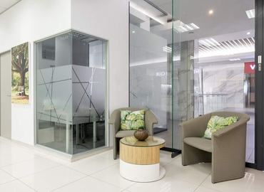 10 m² Business space in Johannesburg, Dainfern Square (2191) - 1 | MatchOffice.com