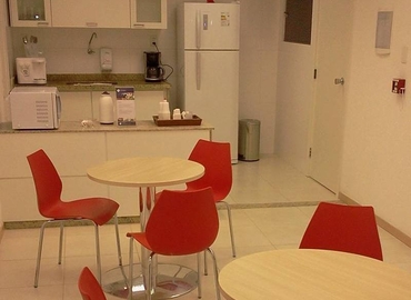 70 m² Serviced office place for rent in Macaé, Avenida Nossa Senhora da Glória nº 2987 (27920-360) - 4 | MatchOffice.com