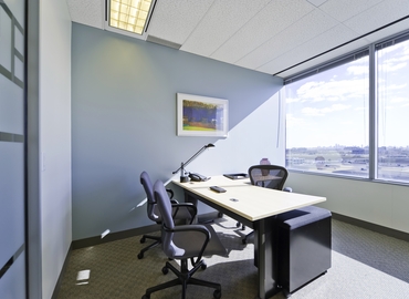 50 m² Business park in Mississauga, ON, 2425 Matheson Blvd East (L4W 5K4) - 2 | MatchOffice.com