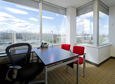 50 m² Business park in Mississauga, ON, 7111 Syntex Drive (L5N 6H4) - 1 | MatchOffice