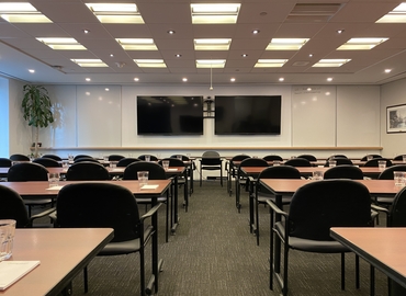 107 m² Conference room in Toronto, WaterPark Place (M5J 2N8) - 6 | MatchOffice.com