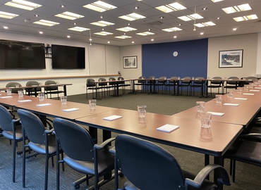 107 m² Conference room in Toronto, WaterPark Place (M5J 2N8) - 8 | MatchOffice.com