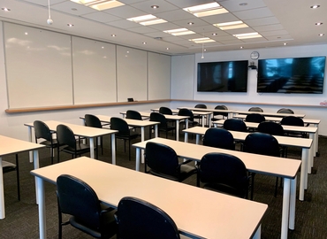 107 m² Convention center in Toronto, WaterPark Place (M5J 2N8) - 15 | MatchOffice.com