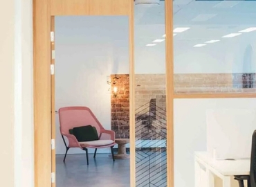 40 m² Business center property for rent in Okanagan, Doyle Avenue 106-460 (V1Y 0C2) - 2 | MatchOffice.com