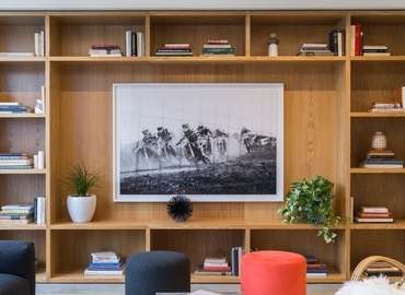 40 m² Business space property up for rent in Toronto, Silver Drive 6060 (V5H 2Y3) - 1 | MatchOffice