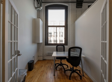 40 m² Coworking space  in Montreal, QC, 4020 Saint-Ambroise (H4C 2C7) - 18 | MatchOffice.com
