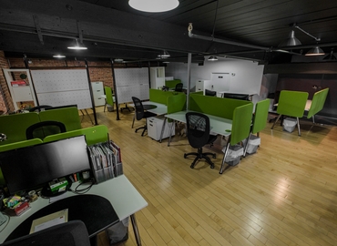 40 m² Business park building up for rent in Montreal, QC, 4020 Saint-Ambroise (H4C 2C7) - 0 | MatchOffice.com