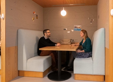 100 m² Meeting room in Toronto, 99 Yorkville Avenue (M5R 3K5) - 1 | MatchOffice.com