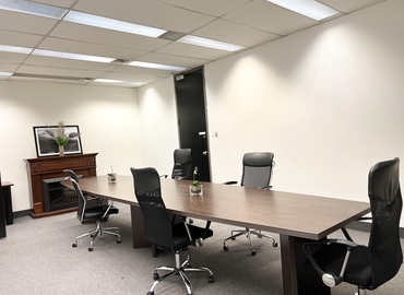 200 m² Conference hall in Toronto, Yorkville (M5R 2A5) - 11 | MatchOffice.com
