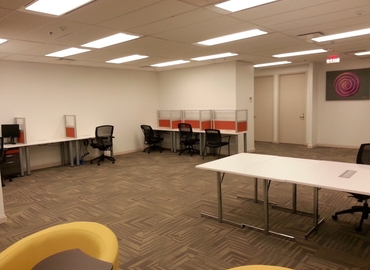 12 m² Shared workspace  in Toronto, 250 Yonge Street (M5B 2L7) - 8 | MatchOffice.com