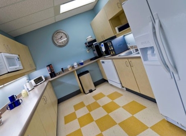 50 m² Shared office  in Richmond, BC, 5811 Cooney Road (V6X 3M1) - 5 | MatchOffice.com