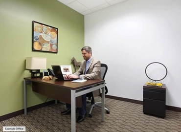 100 m² Meeting room in Toronto, 1235 Bay Street (M5R 3K4) - 3 | MatchOffice.com