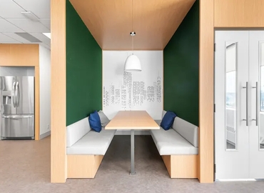 100 m² Serviced office in Toronto, 125 Commerce Valley Dr W (L3T 7W4) - 7 | MatchOffice.com