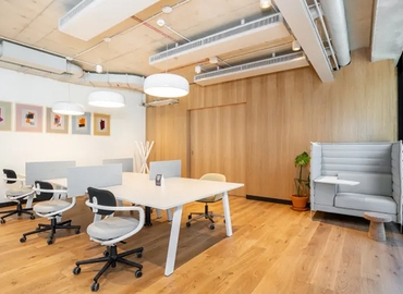 100 m² Business park in Toronto, 125 Commerce Valley Dr W (L3T 7W4) - 1 | MatchOffice