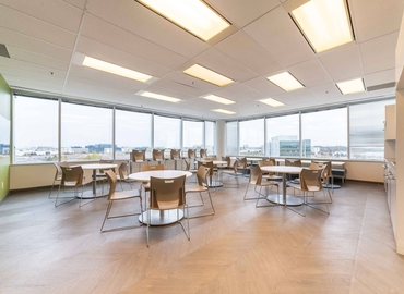 200 m² Meeting room in Mississauga, ON, 5060 Spectrum Way (L4W 5N5) - 16 | MatchOffice