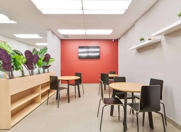 100 m² Conference center in Oakville, ON, 231 Oak Park Blvd. (L6H 7S8) - 16 | MatchOffice