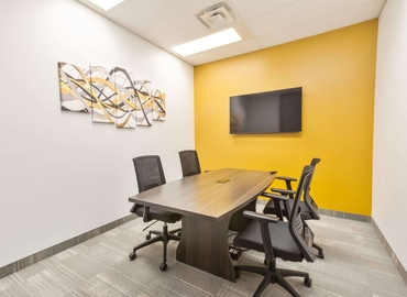 100 m² Convention center in Oakville, ON, 2020 Winston Park Dr. (L6H 6X7) - 2 | MatchOffice.com