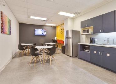 100 m² Meeting room in Oakville, ON, 2020 Winston Park Dr. (L6H 6X7) - 14 | MatchOffice.com