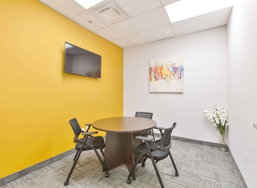 10 m² Conference space in Oakville, ON, 1075 North Service Rd. (L6M 2G2) - 1 | MatchOffice