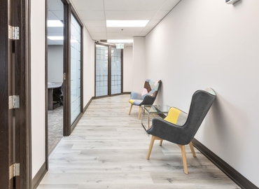 200 m² Business center in Oakville, ON, 1075 North Service Rd. (L6M 2G2) - 4 | MatchOffice.com