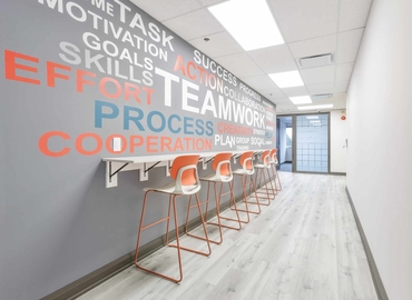 200 m² Serviced office in Oakville, ON, 1075 North Service Rd. (L6M 2G2) - 11 | MatchOffice.com