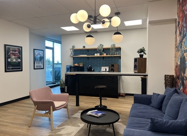 200 m² Co-working  in Surrey, BC, 32nd Avenue Diversion 15252 (V3S 3M1) - 1 | MatchOffice