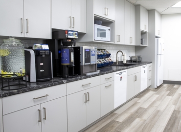 279 m² Business center in Burlington, ON, 5063 North Service Road (L7L 5H6) - 8 | MatchOffice